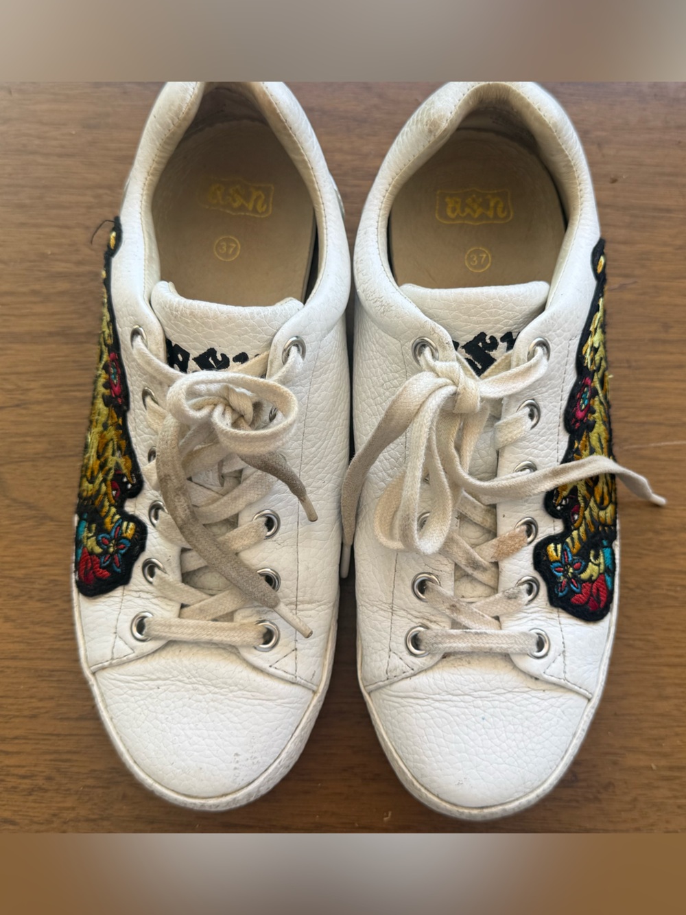 ASH Niagara Tiger Embroidered White Leather Sneakers size 37 - Picture 3 of 11